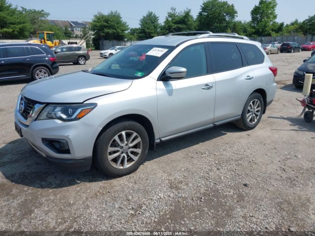 5N1DR2MM4JC670095 Nissan Pathfinder Sv