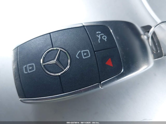 W1K5J4GB4PN383879 Mercedes-Benz m260