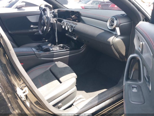 W1K5J4GB4PN383879 Mercedes-Benz m260