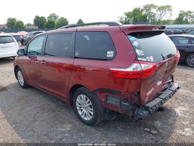 2017 TOYOTA SIENNA 5TDYZ3DC1HS897384 Photo 2