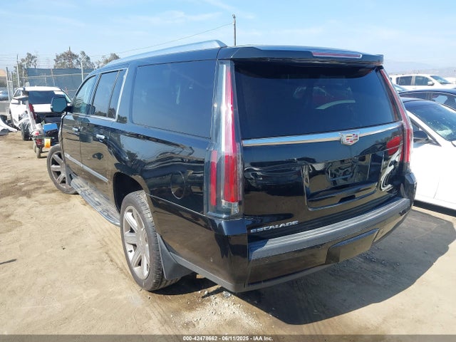 2019 CADILLAC ESCALADE ESV 1GYS4HKJ9KR185367 Photo 2
