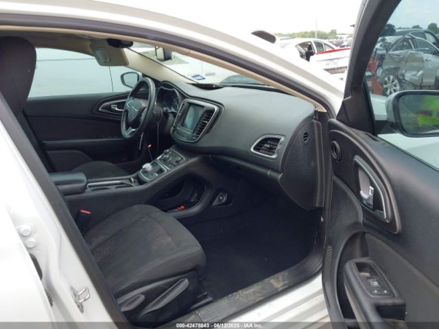 1C3CCCAB9GN111704 Chrysler 2016