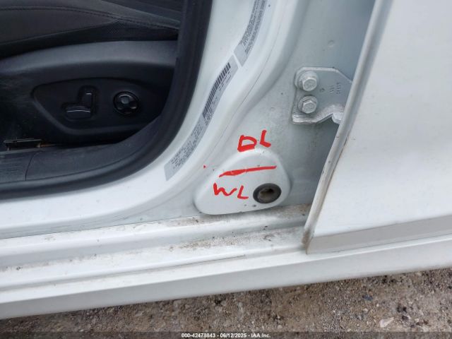 1C3CCCAB9GN111704 Chrysler 2016