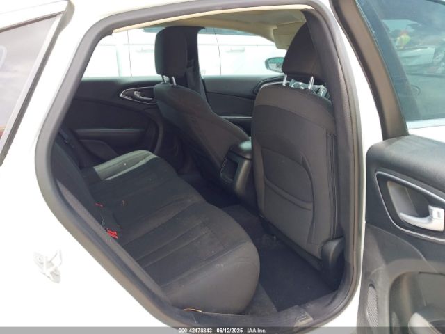 1C3CCCAB9GN111704 Chrysler 2016