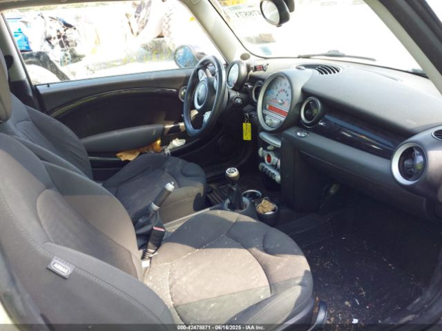 2009 MINI COOPER CLUBMAN WMWML33539TP98004 Photo 4