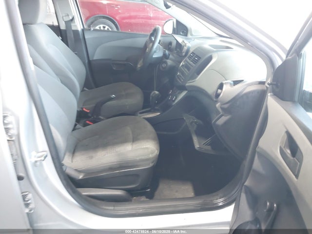 1G1JA5SGXF4137384 Chevrolet lwe