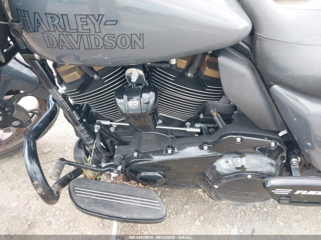2022 HARLEY-DAVIDSON FLTRXST 1HD1ACL18NB602937 Photo 8