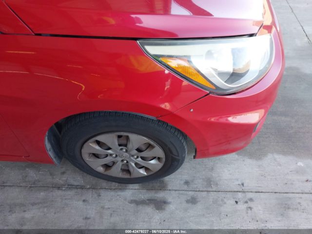KMHCT5AE6GU260915 Hyundai ACCENT SE