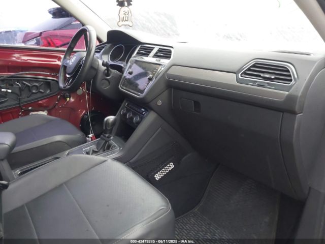 2020 VOLKSWAGEN TIGUAN 3VV3B7AX7LM039571 Photo 4