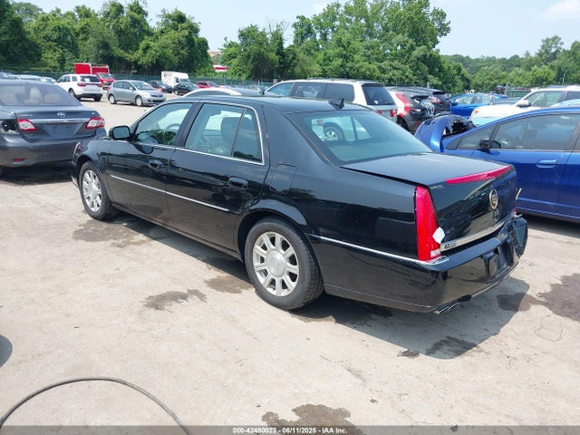2011 CADILLAC DTS 1G6KA5E63BU102374 Photo 2