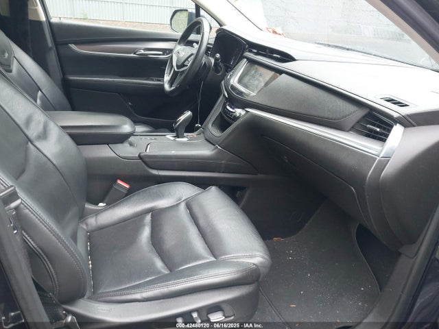 2017 CADILLAC XT5 1GYKNDRS7HZ286145 Photo 4
