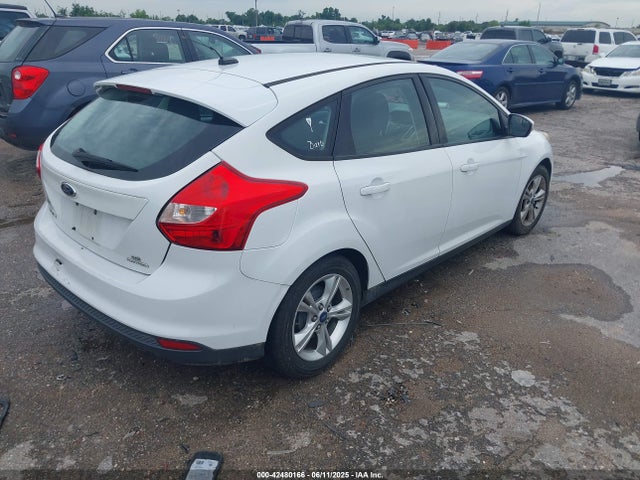 Ford FOCUS SE 2014 1FADP3K2XEL170956 Image 4