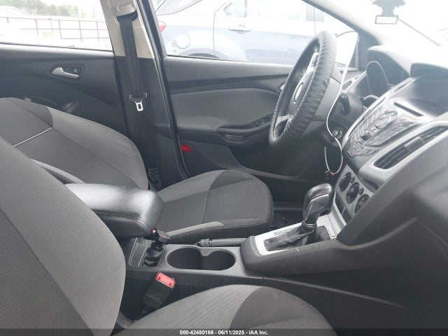 Ford FOCUS SE 2014 1FADP3K2XEL170956 Image 5