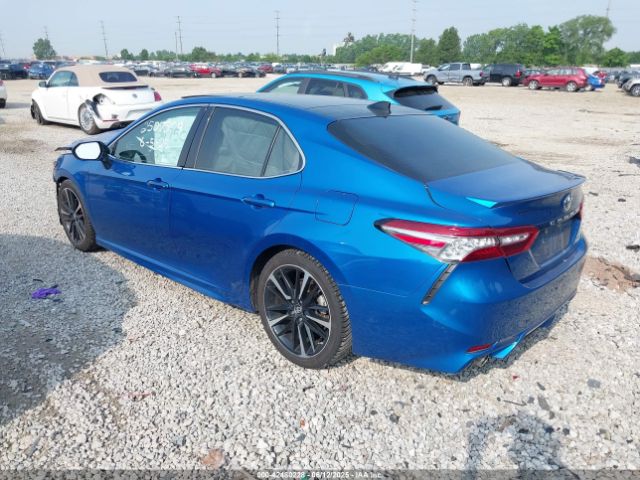 2018 TOYOTA CAMRY 4T1BZ1HKXJU003990 Photo 2