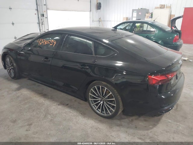 2022 AUDI A5 SPORTBACK WAUCBCF5XNA028477 Photo 2