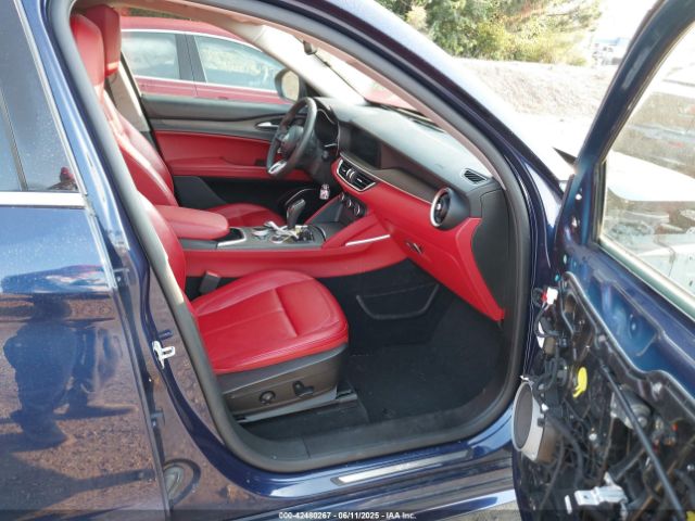 2021 ALFA ROMEO STELVIO ZASPAKBN3M7D17372 Photo 4