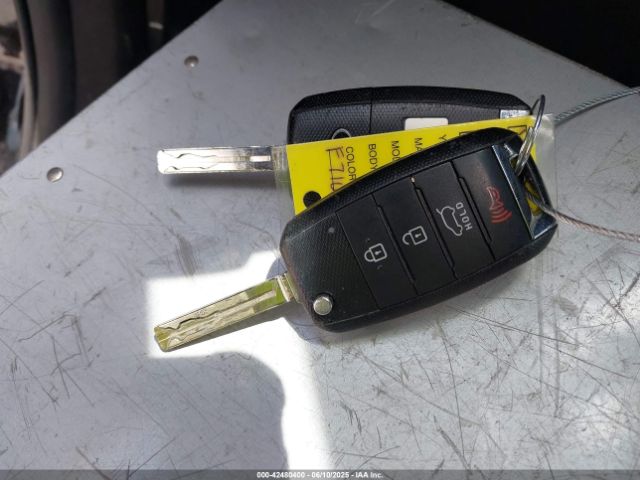 KNDJN2A27F7161320 KIA Soul