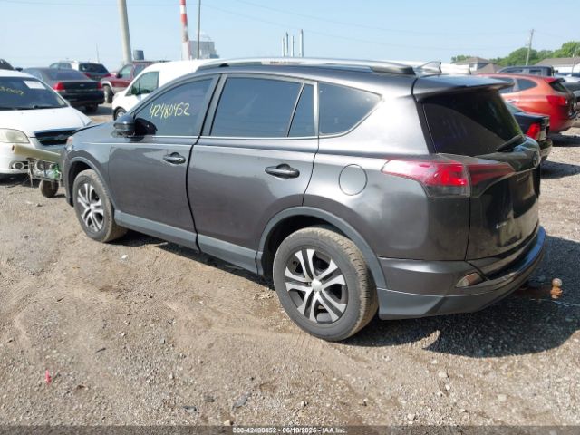 JTMZFREVXJJ162065 Toyota RAV4 LE