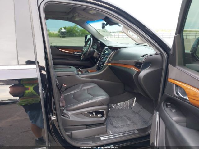 1GYS3BKJ0HR310264 Cadillac Escalade Luxury
