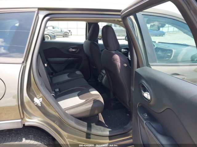 1C4PJLAB0FW660722 Jeep Cherokee Sport