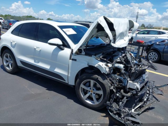 2018 PORSCHE MACAN WP1AA2A55JLB07597