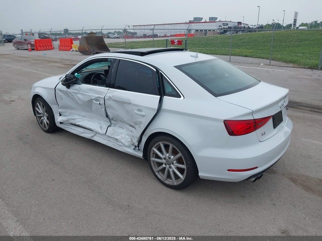 2015 AUDI A3 WAUACGFF8F1089669 Photo 2