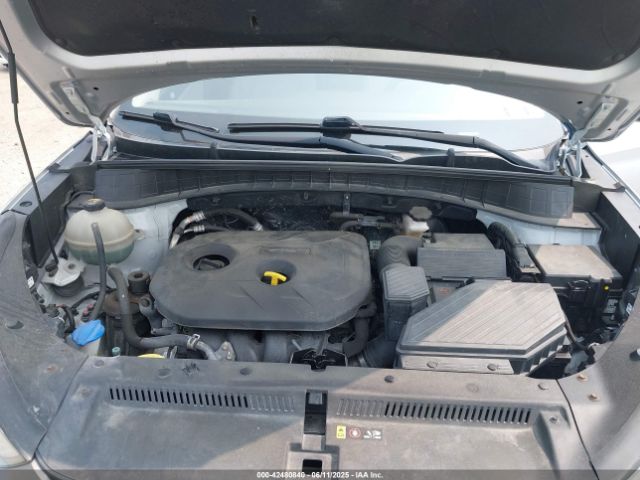 KM8J3CA40GU074189 Hyundai TUCSON SE