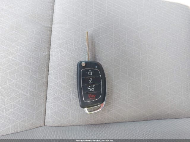 KM8J3CA40GU074189 Hyundai TUCSON SE