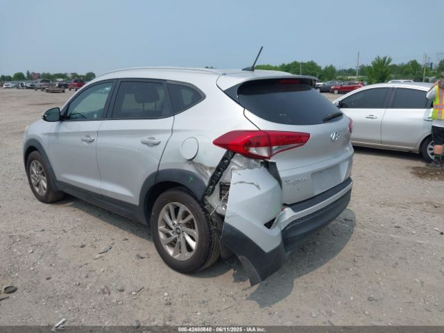 KM8J3CA40GU074189 Hyundai TUCSON SE