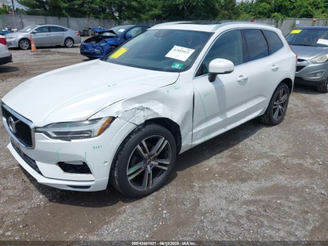 2018 VOLVO XC60 LYV102RK8JB082486 Photo 1