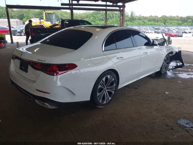 W1KLF4HB3RA023763 Mercedes-Benz m254