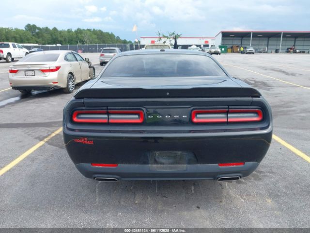 2C3CDZAG9KH672207 Dodge Challenger Sxt