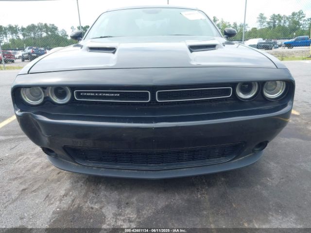 2C3CDZAG9KH672207 Dodge Challenger Sxt