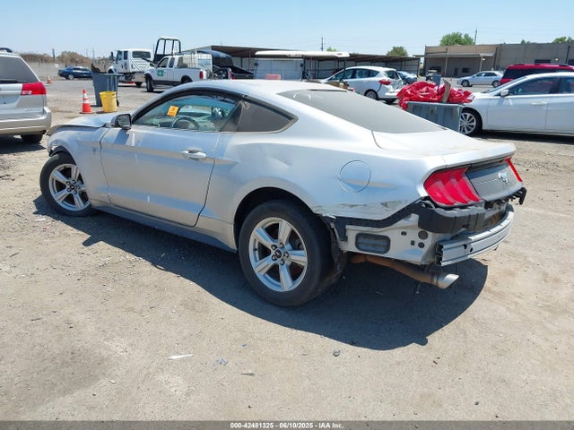 Ford 2.3l 4v premium fuel 2018 1FA6P8TH3J5114753 Image 3