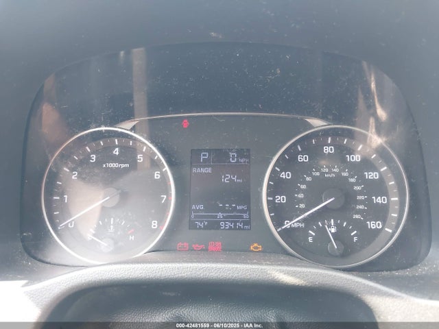 5NPD84LF5HH000687 Hyundai ELANTRA SE