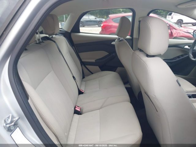 1FADP3K2XHL225183 Ford FOCUS SE