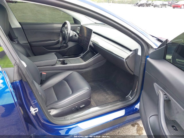 2019 TESLA MODEL 3 5YJ3E1EA4KF193604 Photo 4