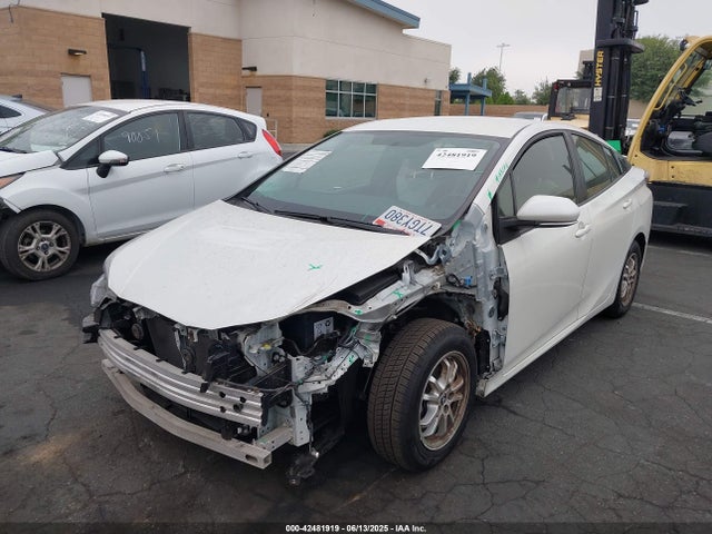 JTDKBRFU0G3003930 Toyota Prius Two