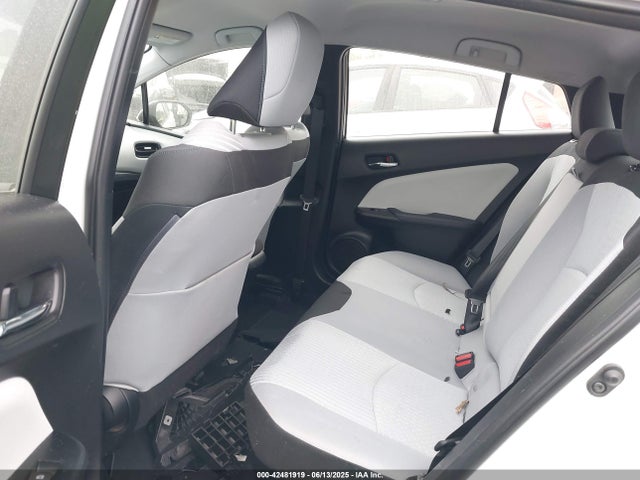 JTDKBRFU0G3003930 Toyota Prius Two