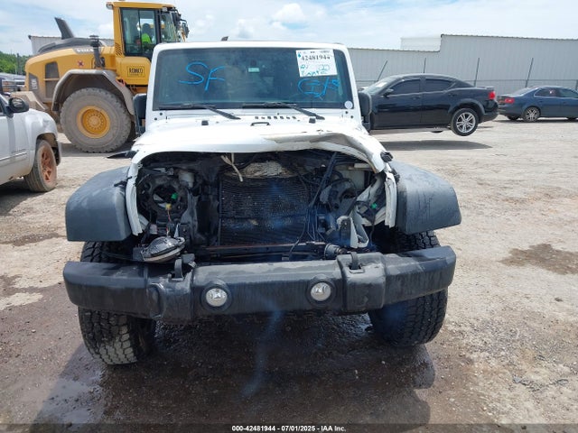 1C4BJWDG6EL290055 Jeep Wrangler