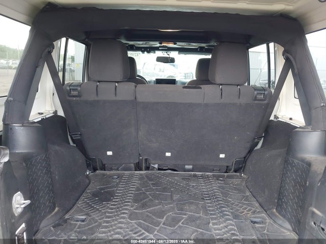 1C4BJWDG6EL290055 Jeep Wrangler