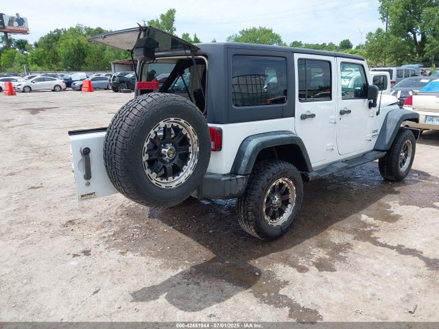 1C4BJWDG6EL290055 Jeep Wrangler