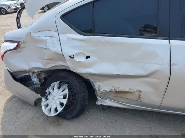 3N1CN7AP9JL884997 Nissan 2018