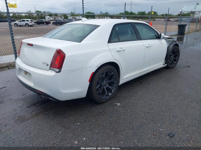 Chrysler 300 2019 2C3CCABGXKH515997 Image 4