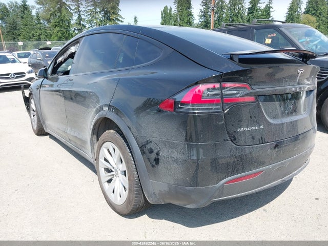 2018 TESLA MODEL X 5YJXCDE2XJF139966 Photo 2
