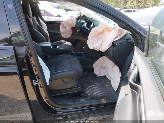 2018 TESLA MODEL X 5YJXCDE2XJF139966 Photo 4