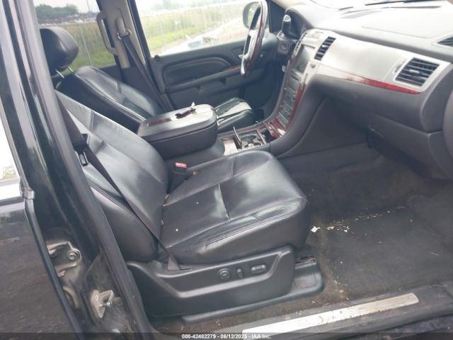 2010 CADILLAC ESCALADE 1GYUKBEF5AR104575 Photo 4