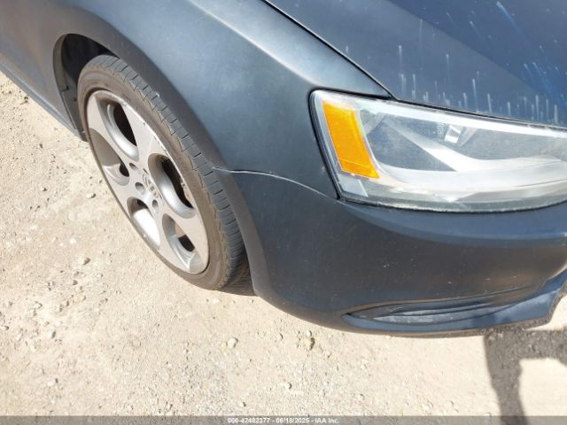3VWD07AJ1EM426072 Volkswagen Jetta
