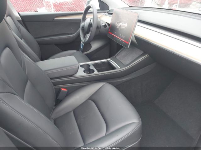 2023 TESLA MODEL Y 7SAYGDEE1PF610661 Photo 4