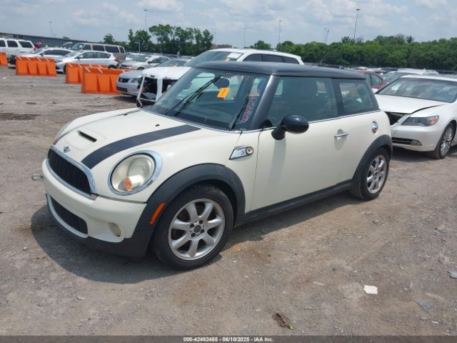 2010 MINI COOPER S WMWMF7C53ATZ74200 Photo 1